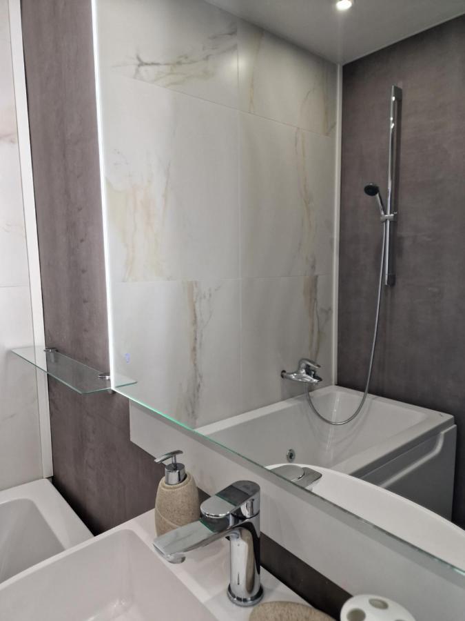 Marsselis Luxe Port Apartment Varna Eksteriør bilde