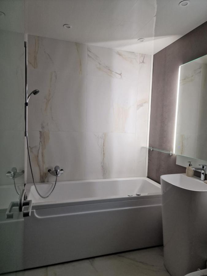 Marsselis Luxe Port Apartment Varna Eksteriør bilde