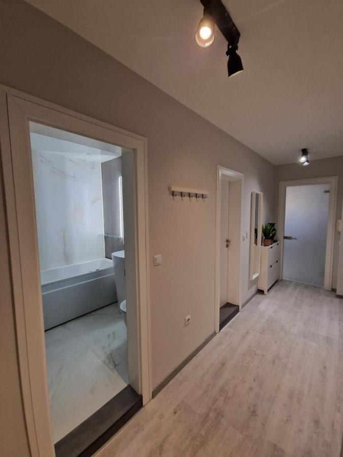 Marsselis Luxe Port Apartment Varna Eksteriør bilde