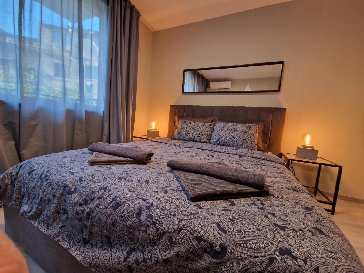 Marsselis Luxe Port Apartment Varna Eksteriør bilde