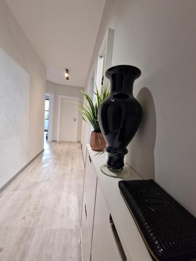 Marsselis Luxe Port Apartment Varna Eksteriør bilde
