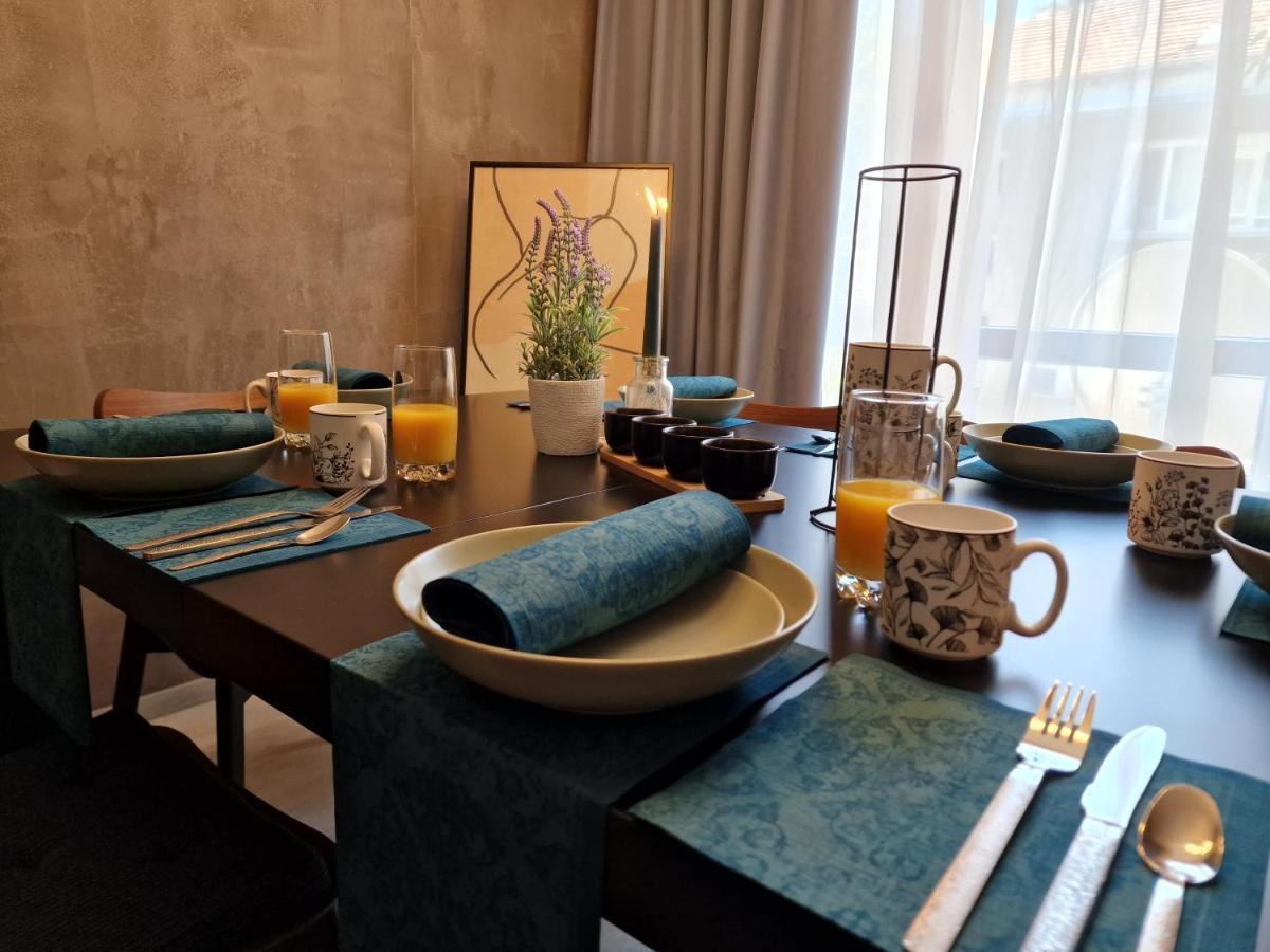 Marsselis Luxe Port Apartment Varna Eksteriør bilde
